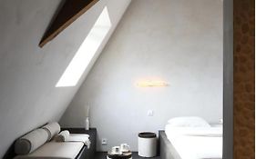 B&B Dezwartefles